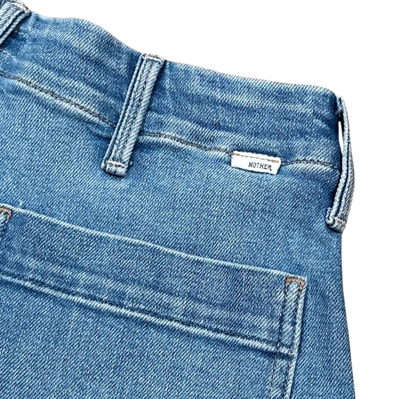 MOTHER- The Patch Pocket Private Flood Jeans in "Flag Me Down" wash. - Picture 5 of 16